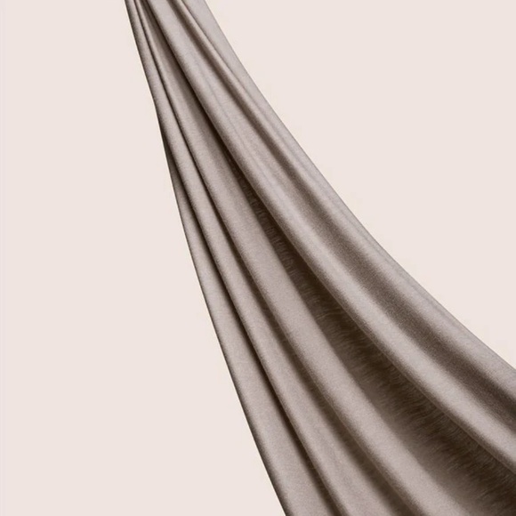 Haute Hijab "Pewter" Jersey - Picture 4 of 5